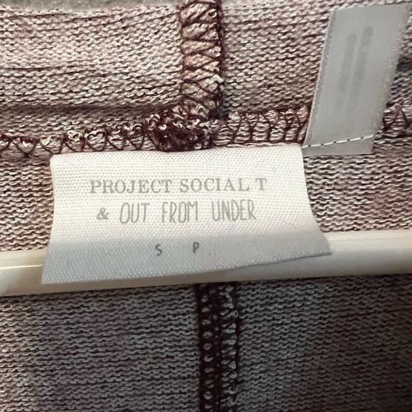 sweater - Picture 3 of 3